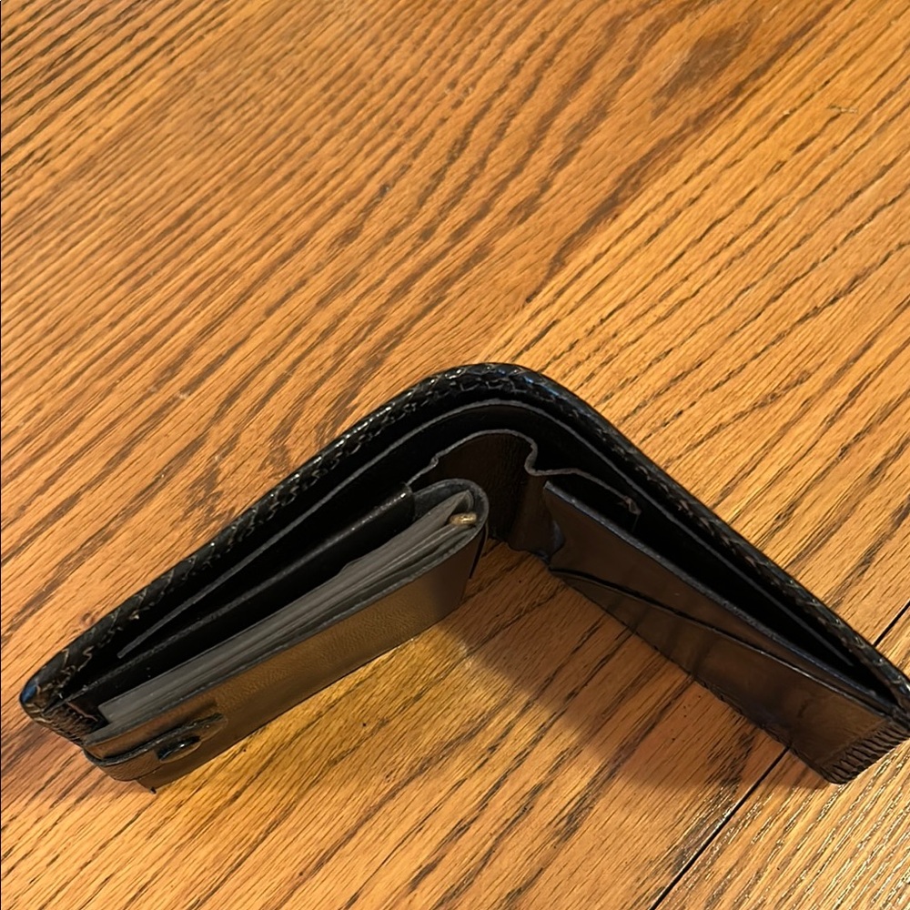 Black Billfold & Card Holder with Embossed Design - Picture 6 of 7
